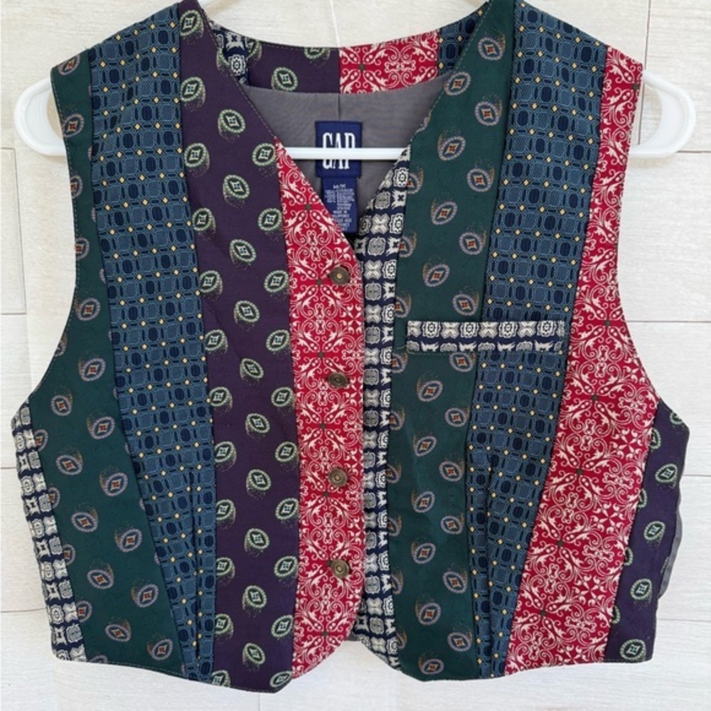 GAP patchwork patterned tie vest
